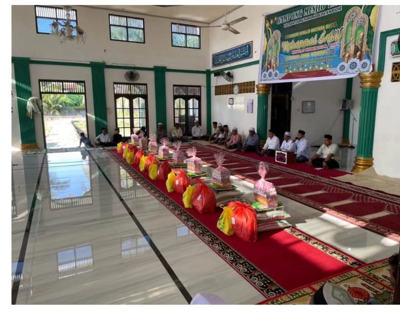 Kegiatan santunan anak yatim dilaksanakan dalam rangka memperingati Maulid Nabi Muhammad SAW .